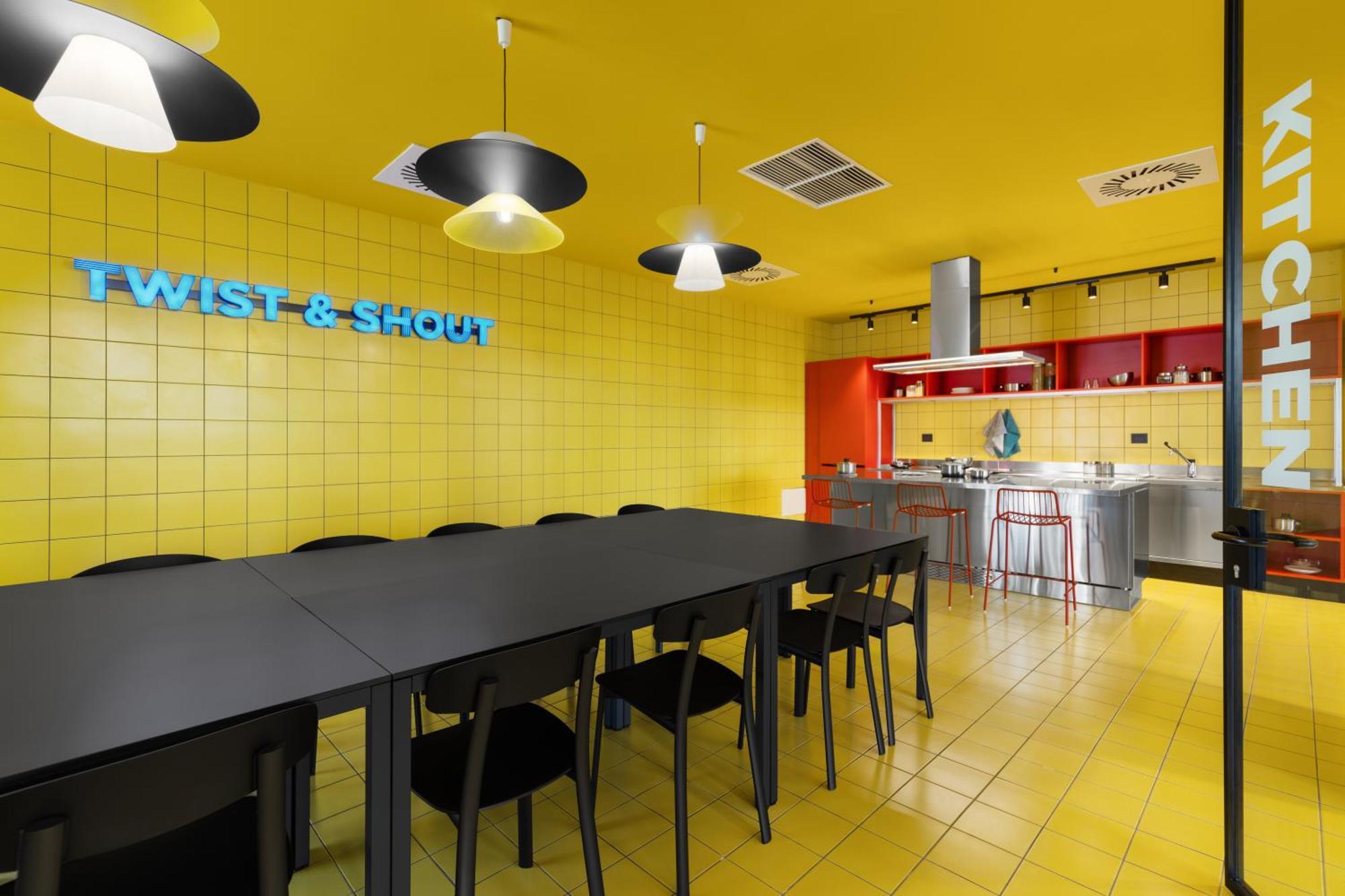 Cx Milan Nom Hostel ภายนอก รูปภาพ