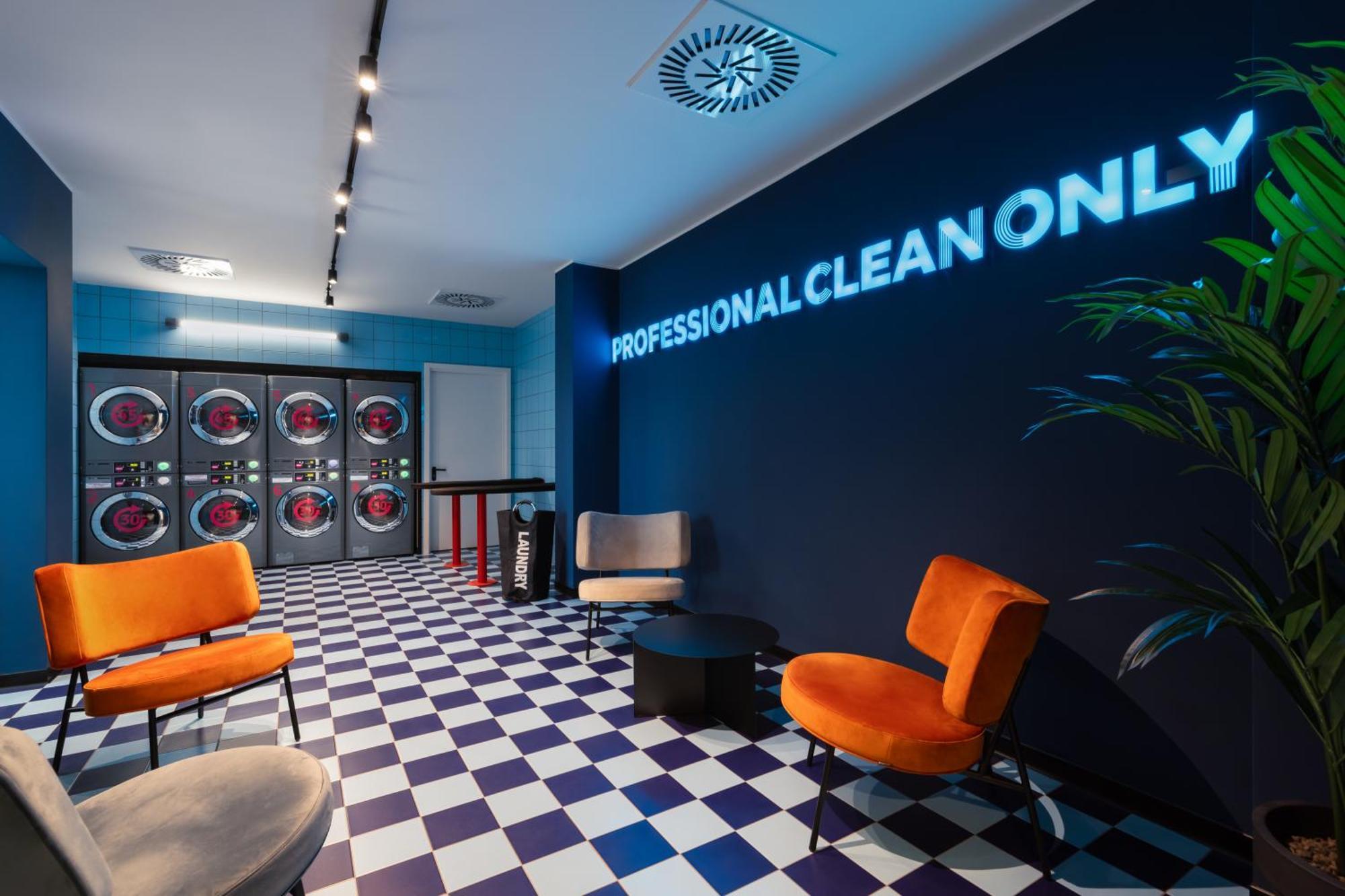 Cx Milan Nom Hostel ภายนอก รูปภาพ
