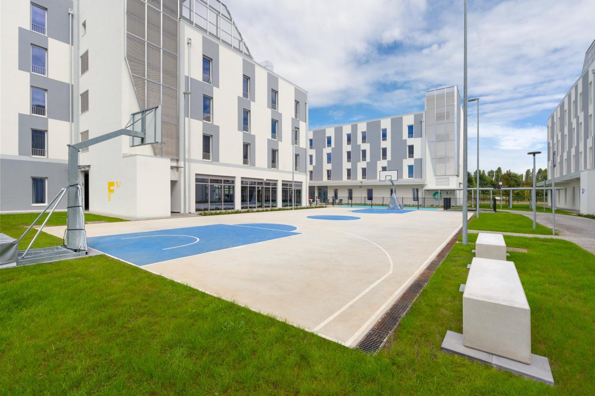 Cx Milan Nom Hostel ภายนอก รูปภาพ