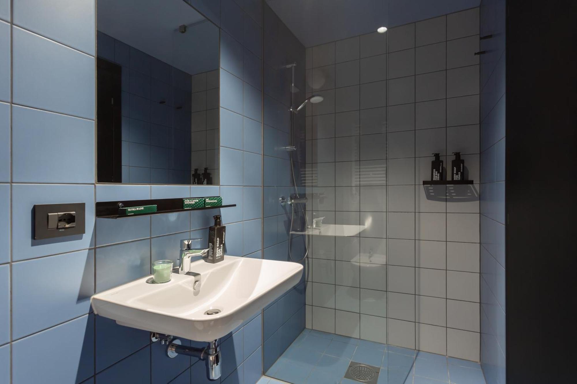 Cx Milan Nom Hostel ภายนอก รูปภาพ